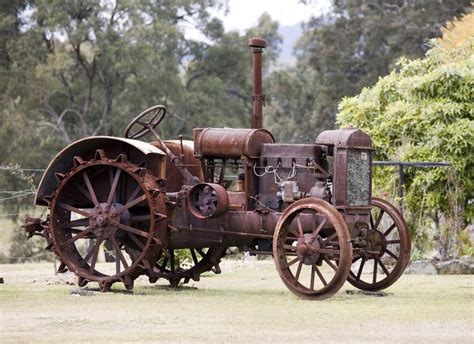 Old tractors, Antique tractors, Tractor photos