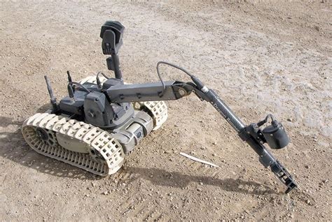 Bomb Disposal Robot Put to Work in Afghanistan | Army & Land Forces ...