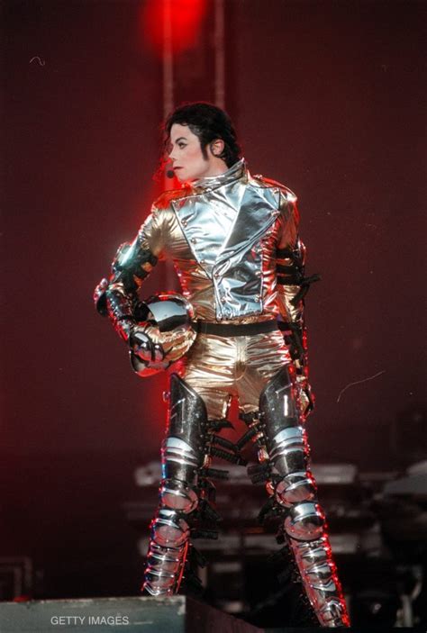 Michael Jackson Performs During HIStory World Tour - Michael Jackson ...