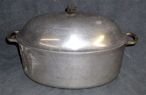 Cast Aluminum: Vintage Cast Aluminum Cookware