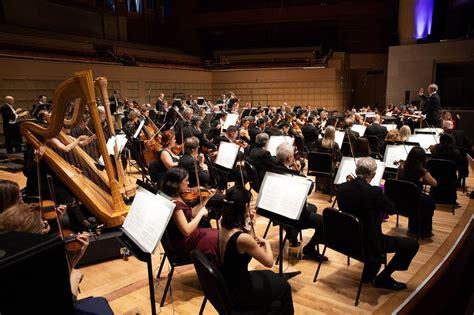 Dallas Symphony Orchestra whisks guests to Paris for très chic concert ...