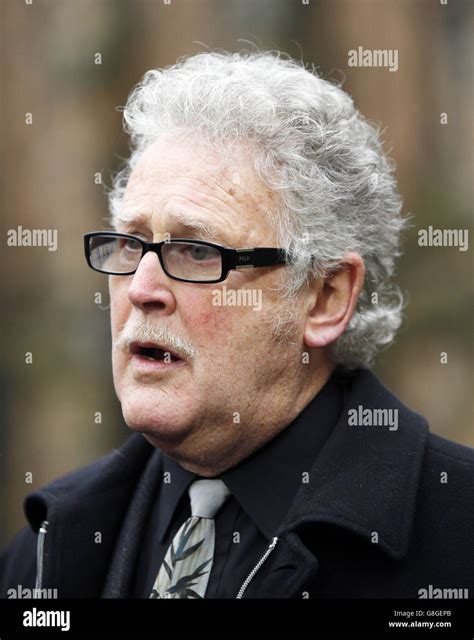 Actor tony roper following the funeral of william mcilvanney hi-res ...