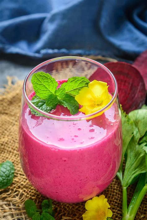 Banana Beet Smoothie Recipe - Whiskaffair