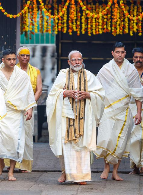 PM Modi visits Guruvayur temple in Kerala; attends wedding of BJP ...