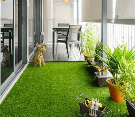 7 Tips To Convert Your Balcony Into A Miniature Synthetic Grass Lawn La ...