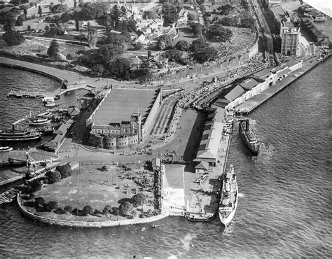 The construction of Sydney Opera House through historical photographs ...