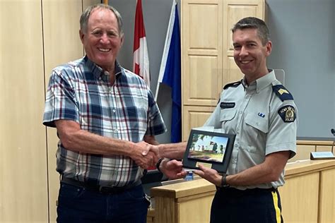 Didsbury RCMP detachment commander transfers to Cochrane - The Albertan News