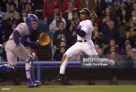 16 Tino Martinez Yankees 2001 Royals Stock Photos, High-Res Pictures ...