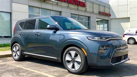 2020 Kia Soul EV Limited Long-Range Test Drive Review (Video)