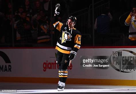 1,457 Erik Karlsson Penguins Stock Photos, High-Res Pictures, and ...