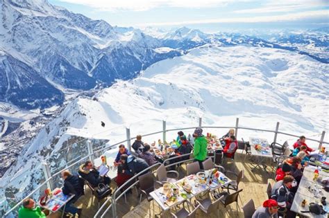 High-Elevation Dining: 12 Sky-Scraping Restaurants Around the World | Urbanist