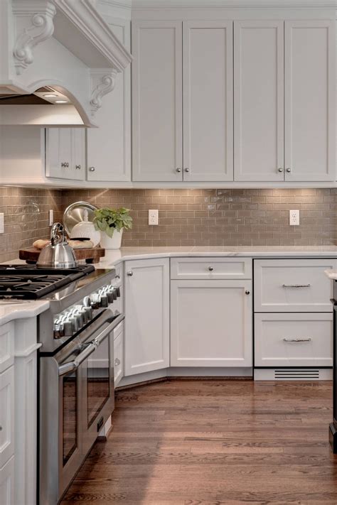 48 Backsplash Ideas For White Countertops and White Cabinets