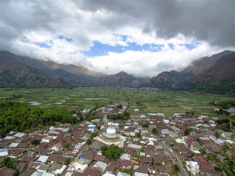 Sembalun Lombok from above editorial image. Image of mountain - 123435010