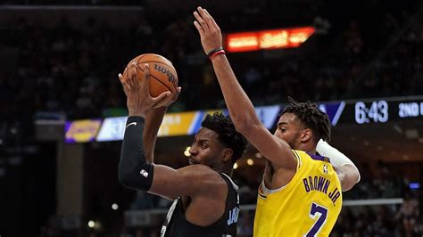 Watch Jaren Jackson Jr's emphatic dunk over Anthony Davis during Lakers ...