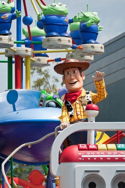 Woody from Toy Story in a parade in Disneyworld Orlando Florida | Disney world pictures, Woody ...