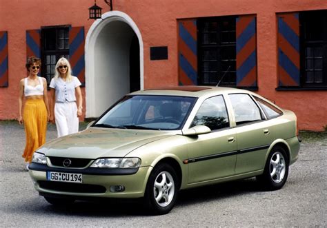 OPEL Vectra Hatchback Specs & Photos - 1995, 1996, 1997, 1998, 1999 - autoevolution