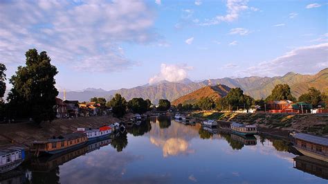 Places to Visit in Srinagar: Tourist Places in Srinagar, Srinagar Tourism, Best Holiday ...