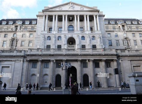 Bank of england building sign hi-res stock photography and images - Alamy