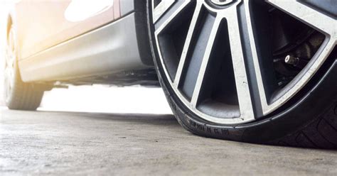 Run-flat tyres: How they Work, Pros and cons you should know!