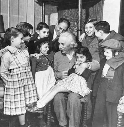 Así Fue Cómo Albert Einstein Educó A Sus Hijos... ¿Cómo Lo Estás Haciendo Tú? - Via Ritmo