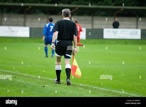 Football linesman hi-res stock photography and images - Alamy