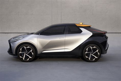 Toyota C-HR Hybrid SUV going all Hybrid - Motoring Minute