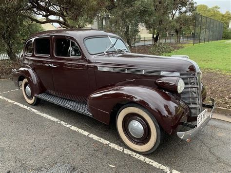 Pontiac Silver Streak Sedan 1937 — Rainsford Collectable Cars