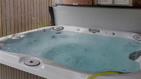 Why Jacuzzi is what your body needs? - Best Buying Idea!