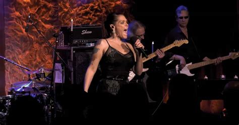 Beth Hart - Can't Let Go - Live Performance and Review