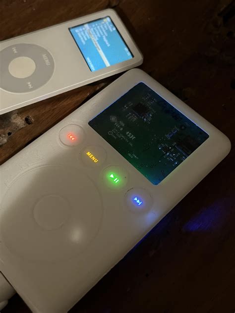 iPod Classic 3rd Gen Button LED Colour mod : ipod