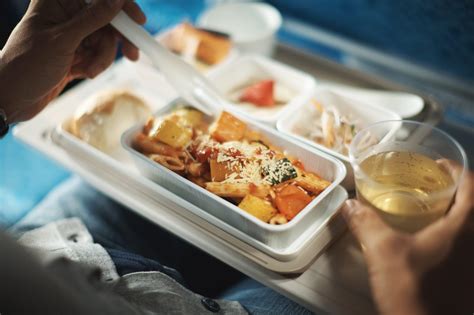 7 Surprising Things to Know about Airline Meals