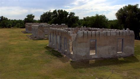 Fort Laramie National Historic Site – Tales from a Van-Tramp couple