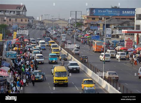 A main thoroughfare through downtown Accra, Ghana, West Africa Stock ...