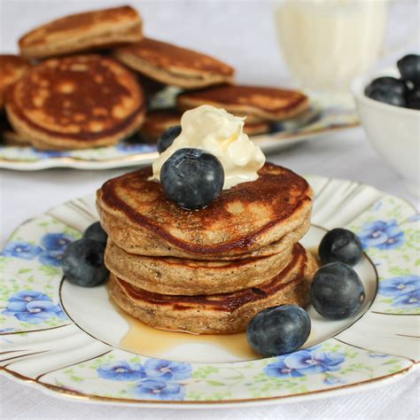 Fluffy grain-free green banana flour pancakes - Luvele AU