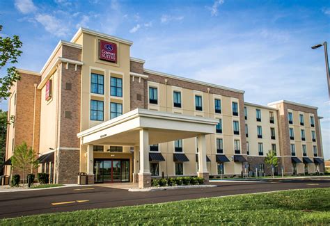 Comfort Suites Hotels in Canton, OH by Choice Hotels