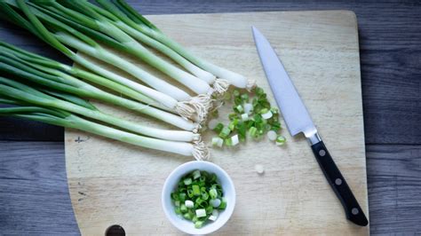 You're Not Cooking With Scallions Enough