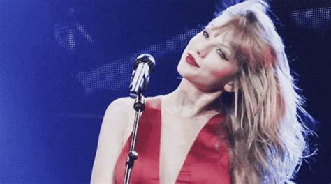 Taylor Swift Red Tour Performance