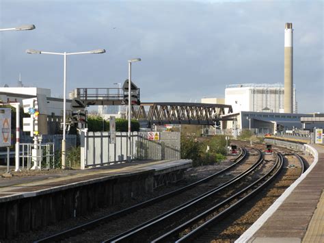 New Cross Gate station: view looking... © Dr Neil Clifton cc-by-sa/2.0 :: Geograph Britain and ...