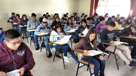 17 mil 631 alumnos presentaron examen de ingreso a bachiller - Cámara ...