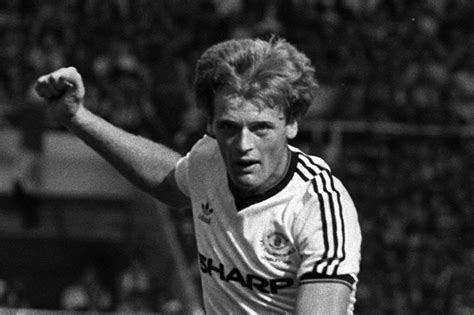 Gordon McQueen: Tributes pour in as former Leeds and…