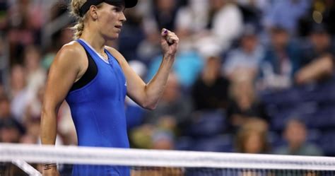 Wozniacki eyeing Kvitova upset as comeback continues | AO