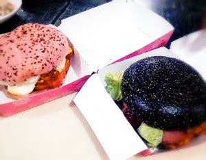 KFC Has A Pink Burger Now | Foodiggity