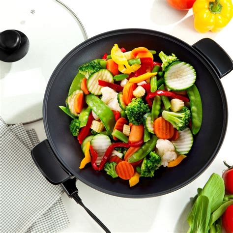 Electric Wok, 4.4 Qt - Professional Series