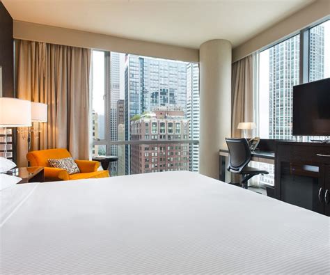 Welcome to theWit Hotel in Chicago | Downtown Chicago Hotel