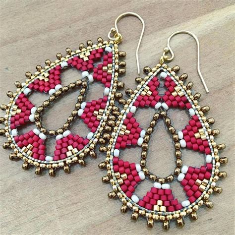 beaded hoop earrings tutorial #BeadedEarrings | Beaded jewelry patterns, Beaded jewelry diy ...