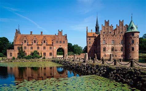 Egeskov Castle (Egeskov Slot) - Denmark Wallpaper (40248858) - Fanpop