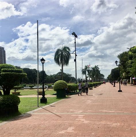 Luneta Park, Manila, Philippines Manila Philippines, Filipina, Sidewalk ...