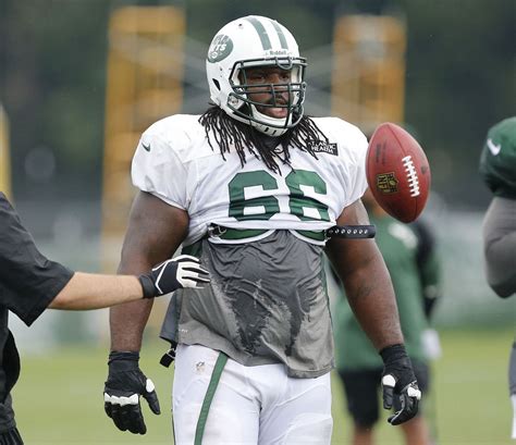 NFL free agency 2014: Jets show interest in retaining right guard Willie Colon, source confirms ...