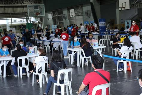 La Salle Green Hills hosts SMC billion-peso vaccination program launch | The Manila Times