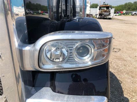 2021 Peterbilt 389 Headlight Assembly For Sale | Des Moines, IA | 25290700 | MyLittleSalesman.com